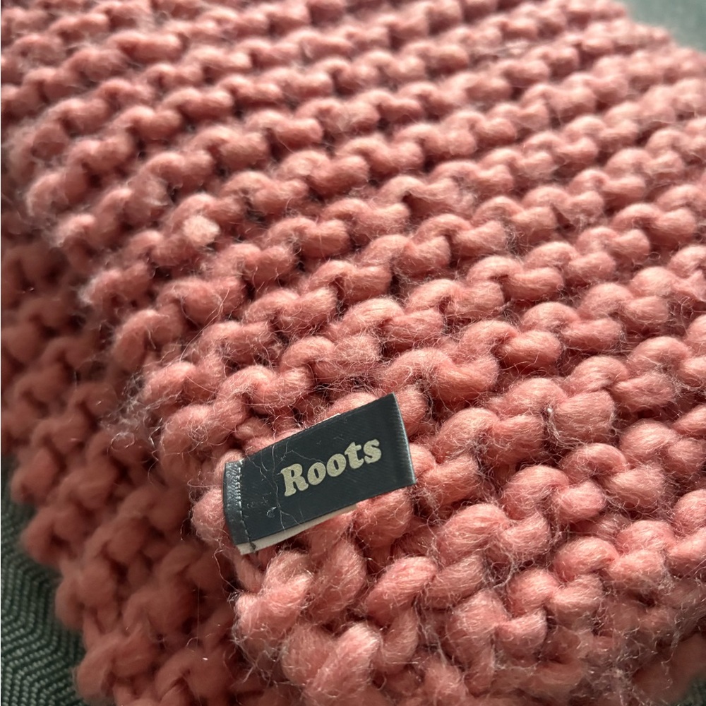 Roots Chunky Knit Scarf in Dusty Rose Pink